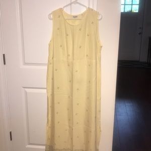 Sleeveless summer maxi dress.